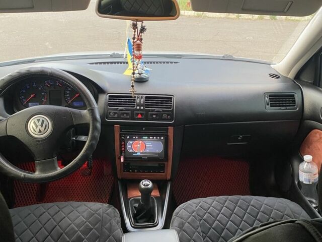 Фольксваген Бора 2004 в Николаеве на Automoto.ua Серый Фольксваген Бора, объемом двигателя 1.6 л и пробегом 268 тыс. км за 4300 $, фото 5 на Automoto.ua