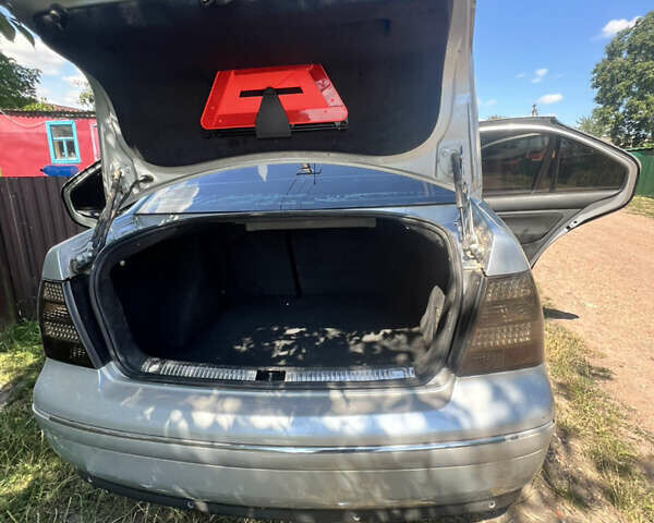 Сірий Фольксваген Бора, об'ємом двигуна 1.6 л та пробігом 218 тис. км за 3200 $, фото 43 на Automoto.ua