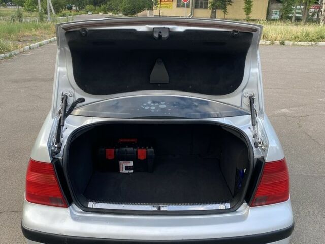 Фольксваген Бора 2004 в Николаеве на Automoto.ua Серый Фольксваген Бора, объемом двигателя 1.6 л и пробегом 268 тыс. км за 4300 $, фото 4 на Automoto.ua