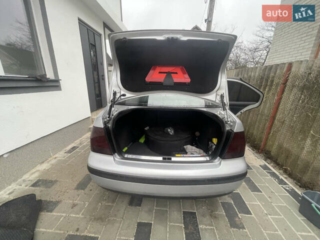 Серый Фольксваген Бора, объемом двигателя 1.6 л и пробегом 263 тыс. км за 3600 $, фото 1 на Automoto.ua