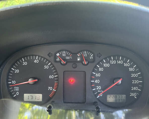 Сірий Фольксваген Бора, об'ємом двигуна 1.6 л та пробігом 232 тис. км за 3500 $, фото 7 на Automoto.ua