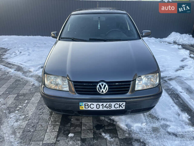 Сірий Фольксваген Бора, об'ємом двигуна 1.6 л та пробігом 315 тис. км за 4300 $, фото 3 на Automoto.ua