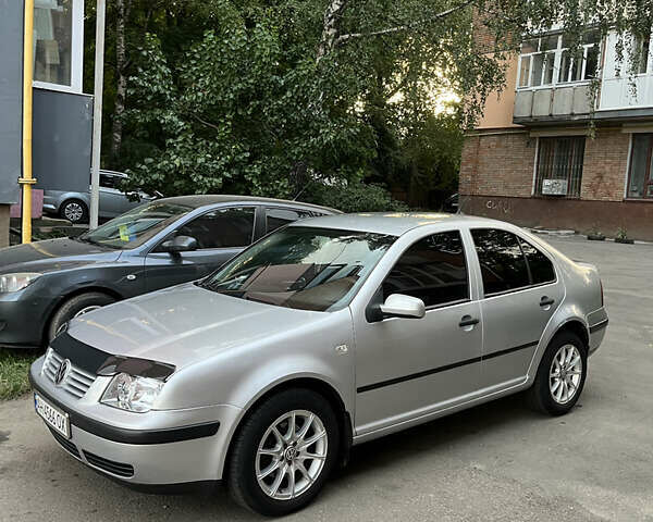 Сірий Фольксваген Бора, об'ємом двигуна 1.6 л та пробігом 232 тис. км за 3500 $, фото 1 на Automoto.ua