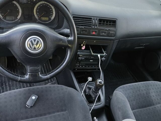 Серый Фольксваген Бора, объемом двигателя 1.6 л и пробегом 270 тыс. км за 3700 $, фото 5 на Automoto.ua