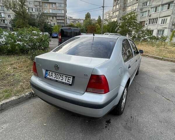 Серый Фольксваген Бора, объемом двигателя 1.6 л и пробегом 295 тыс. км за 5000 $, фото 7 на Automoto.ua