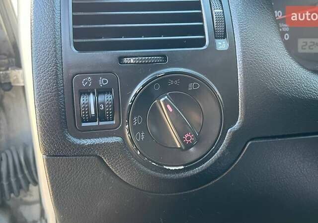 Серый Фольксваген Бора, объемом двигателя 1.6 л и пробегом 295 тыс. км за 4490 $, фото 13 на Automoto.ua