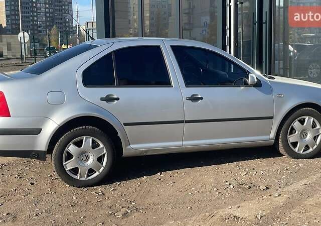 Серый Фольксваген Бора, объемом двигателя 1.6 л и пробегом 295 тыс. км за 4490 $, фото 5 на Automoto.ua