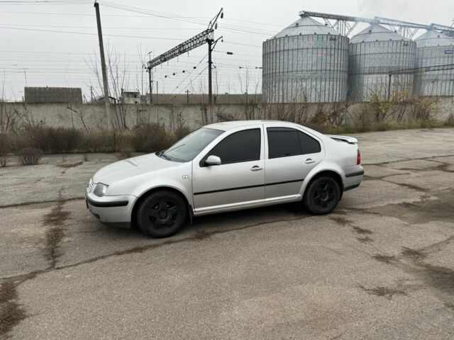 Серый Фольксваген Бора, объемом двигателя 2 л и пробегом 300 тыс. км за 2999 $, фото 1 на Automoto.ua