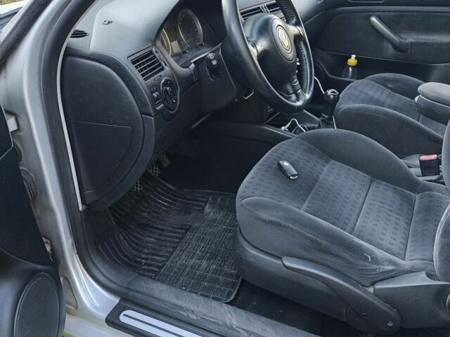 Серый Фольксваген Бора, объемом двигателя 1.6 л и пробегом 270 тыс. км за 3700 $, фото 4 на Automoto.ua