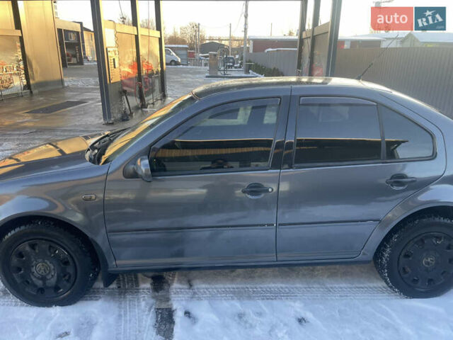 Сірий Фольксваген Бора, об'ємом двигуна 1.6 л та пробігом 315 тис. км за 4300 $, фото 4 на Automoto.ua