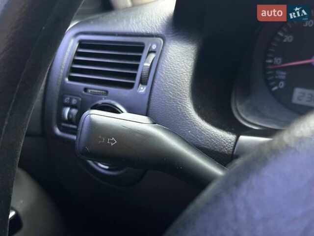 Сірий Фольксваген Бора, об'ємом двигуна 1.6 л та пробігом 295 тис. км за 3590 $, фото 21 на Automoto.ua