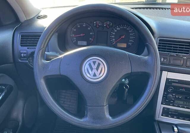 Серый Фольксваген Бора, объемом двигателя 1.6 л и пробегом 295 тыс. км за 4490 $, фото 14 на Automoto.ua