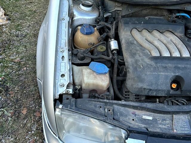 Серый Фольксваген Бора, объемом двигателя 2 л и пробегом 224 тыс. км за 2550 $, фото 3 на Automoto.ua