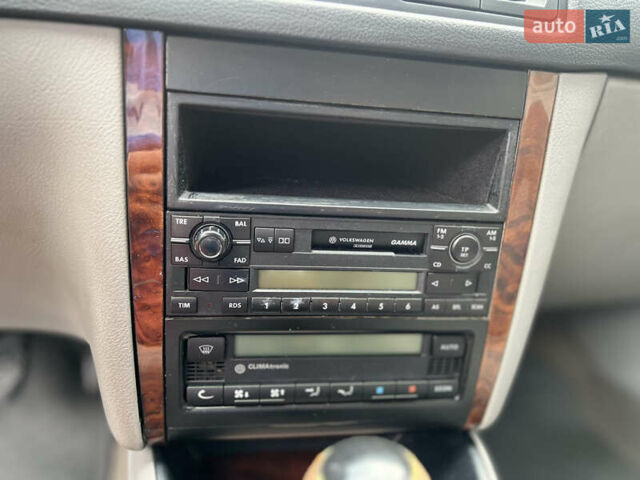 Серый Фольксваген Бора, объемом двигателя 1.78 л и пробегом 280 тыс. км за 4250 $, фото 36 на Automoto.ua