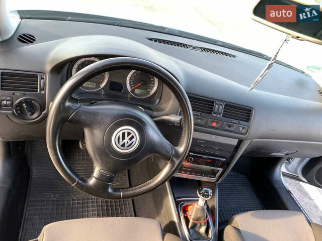 Сірий Фольксваген Бора, об'ємом двигуна 1.8 л та пробігом 290 тис. км за 4000 $, фото 4 на Automoto.ua