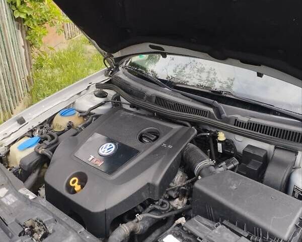 Серый Фольксваген Бора, объемом двигателя 1.9 л и пробегом 367 тыс. км за 3700 $, фото 5 на Automoto.ua