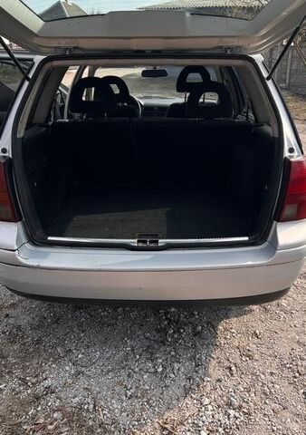 Серый Фольксваген Бора, объемом двигателя 1.9 л и пробегом 300 тыс. км за 2500 $, фото 6 на Automoto.ua