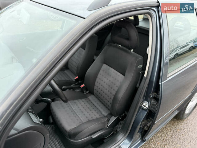 Серый Фольксваген Бора, объемом двигателя 1.6 л и пробегом 200 тыс. км за 3700 $, фото 11 на Automoto.ua