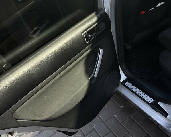 Серый Фольксваген Бора, объемом двигателя 2 л и пробегом 305 тыс. км за 3400 $, фото 4 на Automoto.ua