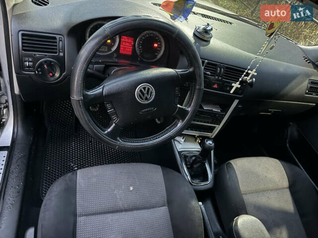 Серый Фольксваген Бора, объемом двигателя 2 л и пробегом 305 тыс. км за 3400 $, фото 1 на Automoto.ua