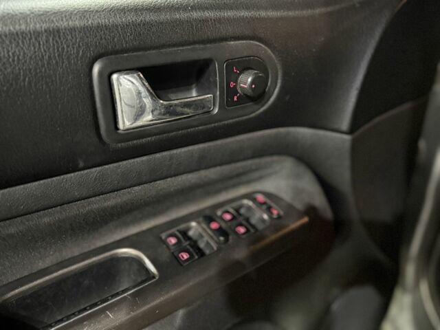 Серый Фольксваген Бора, объемом двигателя 1.9 л и пробегом 240 тыс. км за 1999 $, фото 6 на Automoto.ua