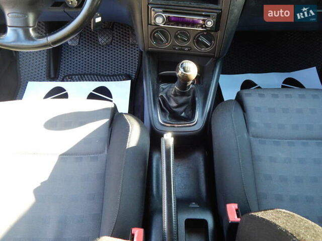 Сірий Фольксваген Бора, об'ємом двигуна 1.6 л та пробігом 203 тис. км за 3800 $, фото 40 на Automoto.ua