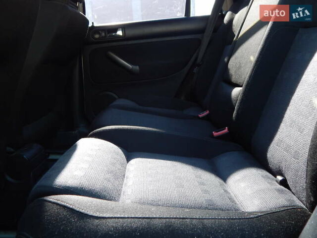 Сірий Фольксваген Бора, об'ємом двигуна 1.6 л та пробігом 203 тис. км за 3800 $, фото 35 на Automoto.ua