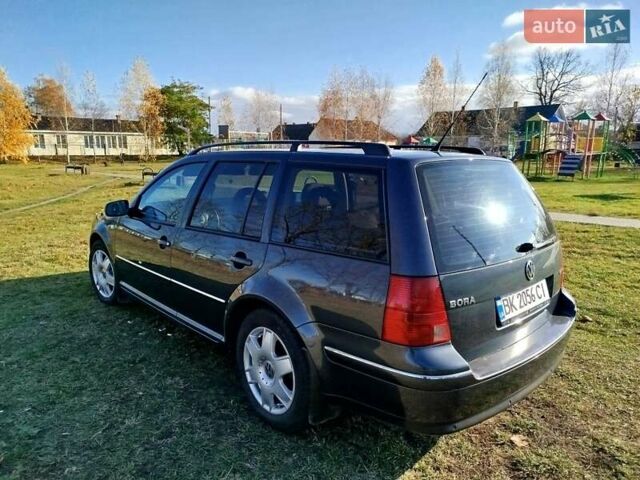 Серый Фольксваген Бора, объемом двигателя 1.9 л и пробегом 350 тыс. км за 5700 $, фото 6 на Automoto.ua