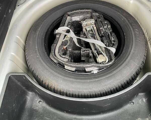 Сірий Фольксваген Бора, об'ємом двигуна 1.6 л та пробігом 260 тис. км за 4450 $, фото 10 на Automoto.ua