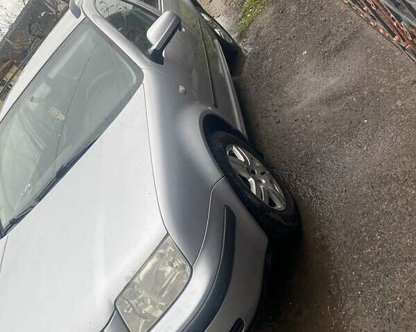 Сірий Фольксваген Бора, об'ємом двигуна 1.6 л та пробігом 304 тис. км за 3600 $, фото 1 на Automoto.ua