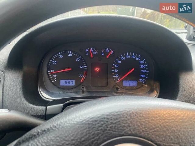 Серый Фольксваген Бора, объемом двигателя 1.6 л и пробегом 304 тыс. км за 4000 $, фото 8 на Automoto.ua