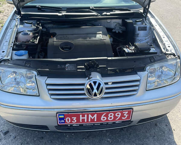 Сірий Фольксваген Бора, об'ємом двигуна 1.6 л та пробігом 172 тис. км за 4800 $, фото 5 на Automoto.ua