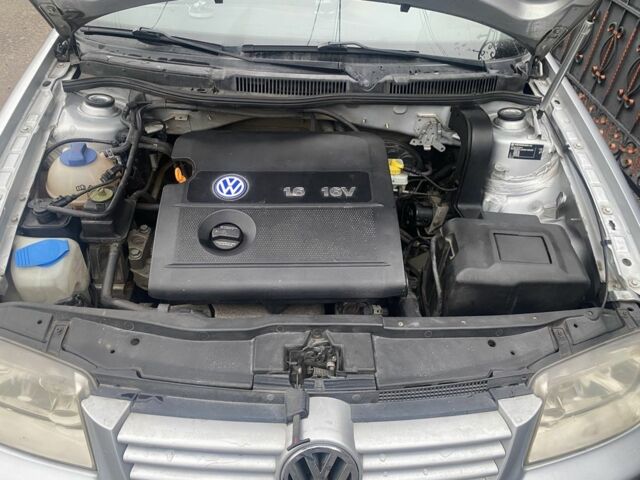 Серый Фольксваген Бора, объемом двигателя 1.6 л и пробегом 304 тыс. км за 4000 $, фото 12 на Automoto.ua