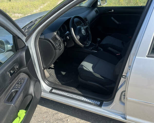 Сірий Фольксваген Бора, об'ємом двигуна 1.6 л та пробігом 172 тис. км за 4800 $, фото 6 на Automoto.ua