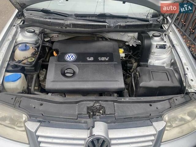 Серый Фольксваген Бора, объемом двигателя 1.6 л и пробегом 304 тыс. км за 4000 $, фото 11 на Automoto.ua