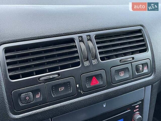 Серый Фольксваген Бора, объемом двигателя 1.6 л и пробегом 254 тыс. км за 4800 $, фото 9 на Automoto.ua