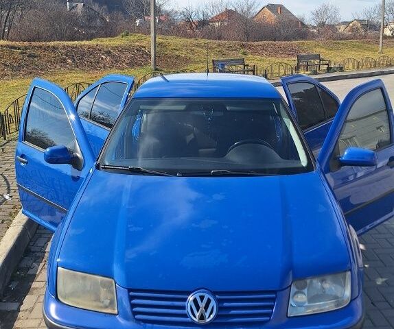 Синий Фольксваген Бора, объемом двигателя 1.4 л и пробегом 250 тыс. км за 3750 $, фото 4 на Automoto.ua