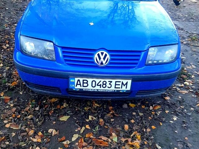 Синий Фольксваген Бора, объемом двигателя 1.6 л и пробегом 200 тыс. км за 2700 $, фото 2 на Automoto.ua