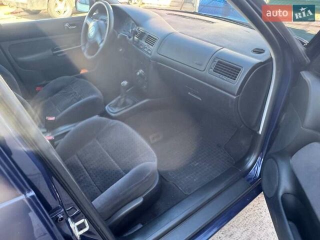 Синій Фольксваген Бора, об'ємом двигуна 2 л та пробігом 281 тис. км за 1800 $, фото 2 на Automoto.ua