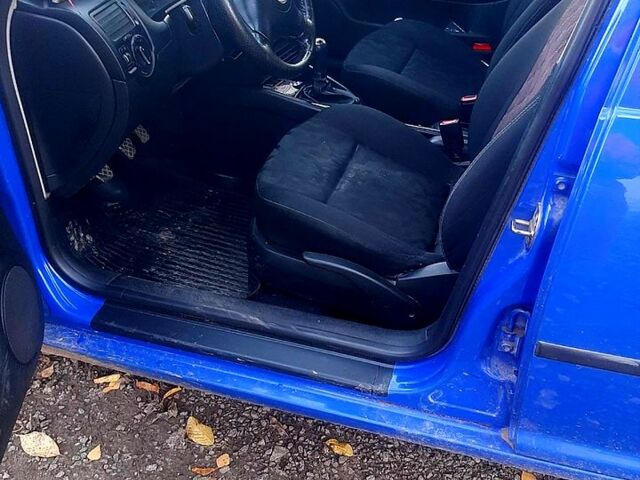 Синий Фольксваген Бора, объемом двигателя 1.6 л и пробегом 200 тыс. км за 2700 $, фото 4 на Automoto.ua