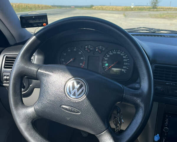 Синій Фольксваген Бора, об'ємом двигуна 1.6 л та пробігом 315 тис. км за 3300 $, фото 2 на Automoto.ua