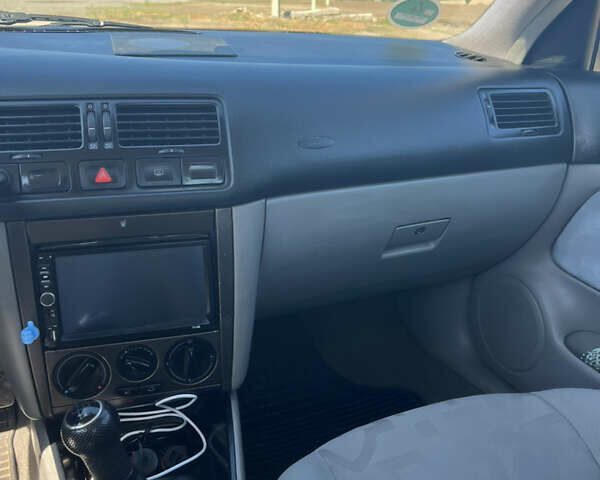 Синій Фольксваген Бора, об'ємом двигуна 1.6 л та пробігом 315 тис. км за 3300 $, фото 21 на Automoto.ua