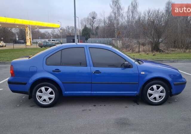 Синій Фольксваген Бора, об'ємом двигуна 1.6 л та пробігом 400 тис. км за 2900 $, фото 6 на Automoto.ua