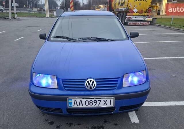 Синій Фольксваген Бора, об'ємом двигуна 1.6 л та пробігом 400 тис. км за 2900 $, фото 1 на Automoto.ua