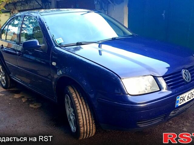 Синій Фольксваген Бора, об'ємом двигуна 1.6 л та пробігом 399 тис. км за 3250 $, фото 1 на Automoto.ua