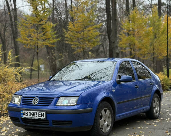 Синий Фольксваген Бора, объемом двигателя 1.6 л и пробегом 380 тыс. км за 3500 $, фото 1 на Automoto.ua