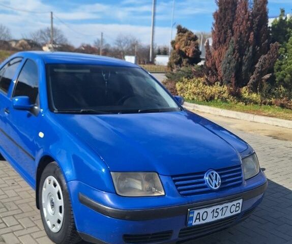 Синий Фольксваген Бора, объемом двигателя 1.4 л и пробегом 250 тыс. км за 3750 $, фото 1 на Automoto.ua