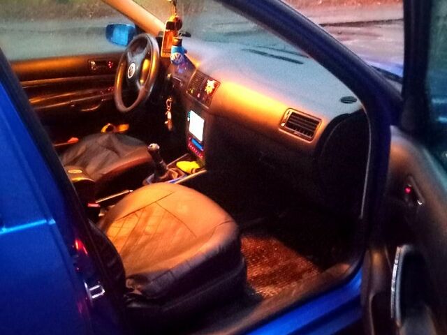 Синий Фольксваген Бора, объемом двигателя 1.6 л и пробегом 0 тыс. км за 3700 $, фото 2 на Automoto.ua