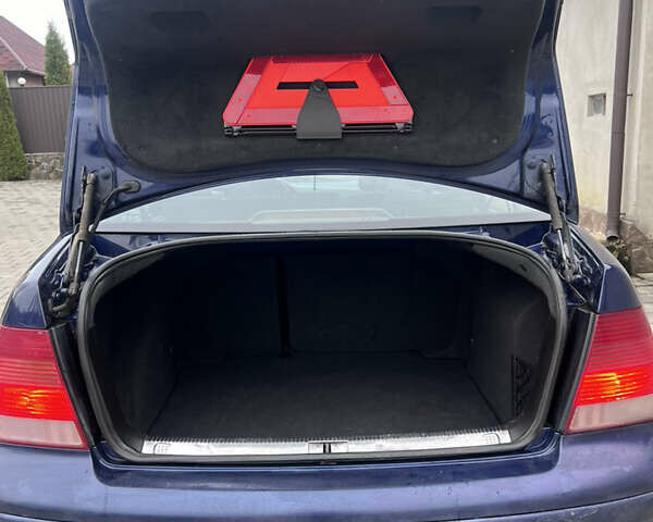 Синий Фольксваген Бора, объемом двигателя 1.6 л и пробегом 300 тыс. км за 2650 $, фото 7 на Automoto.ua