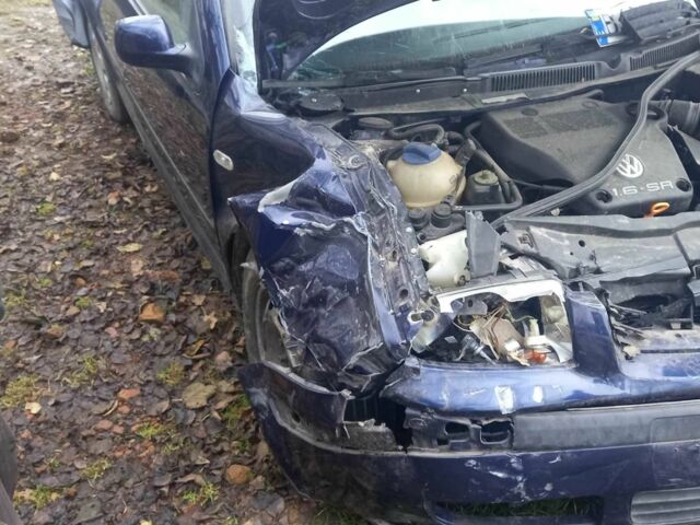 Синий Фольксваген Бора, объемом двигателя 1.6 л и пробегом 290 тыс. км за 2000 $, фото 2 на Automoto.ua